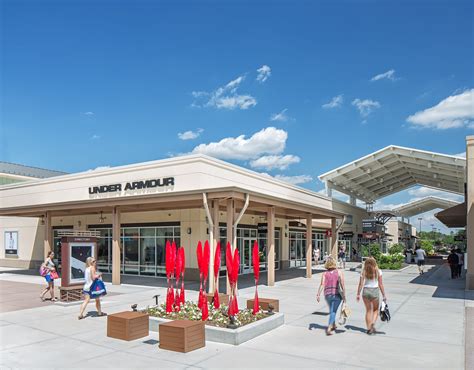 aurora premium outlet stores.